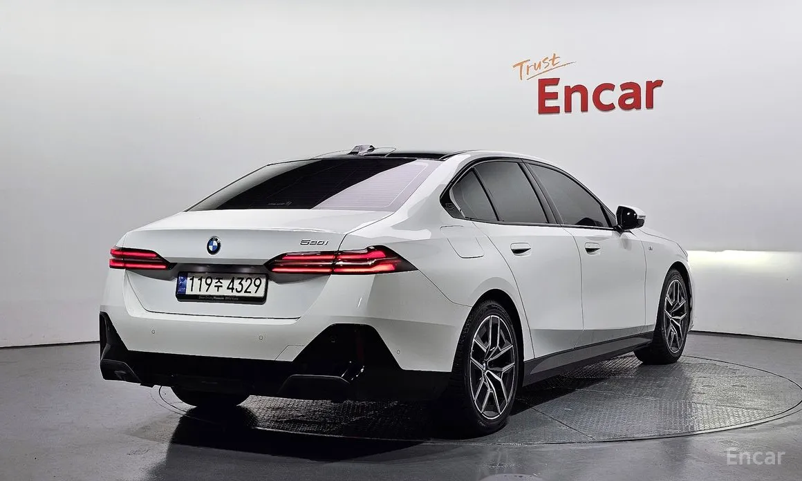 Фото 2 - BMW 5 Series