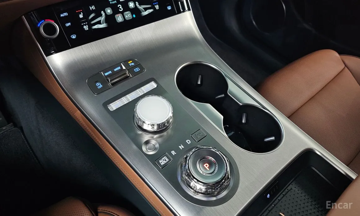 Фото 9 - Genesis GV70