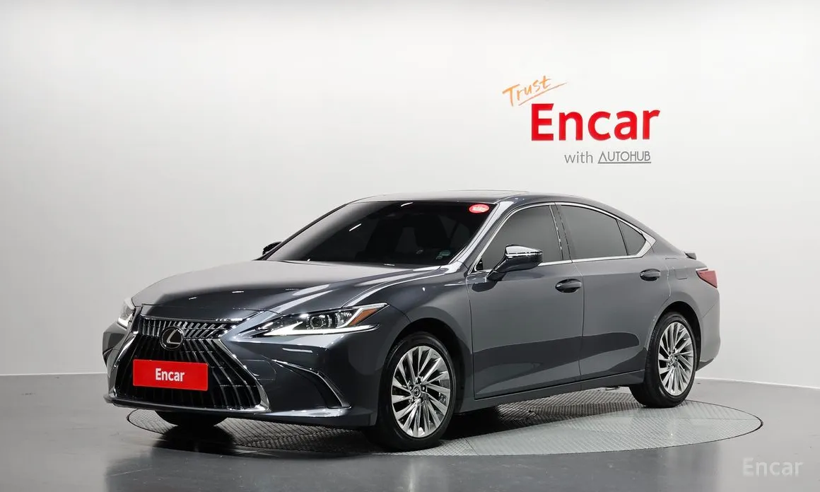 Фото 1 - Lexus ES