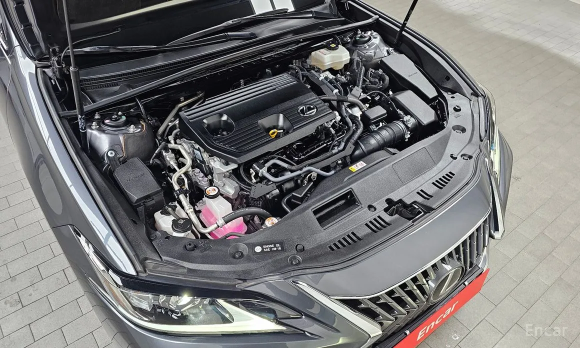 Фото 6 - Lexus ES