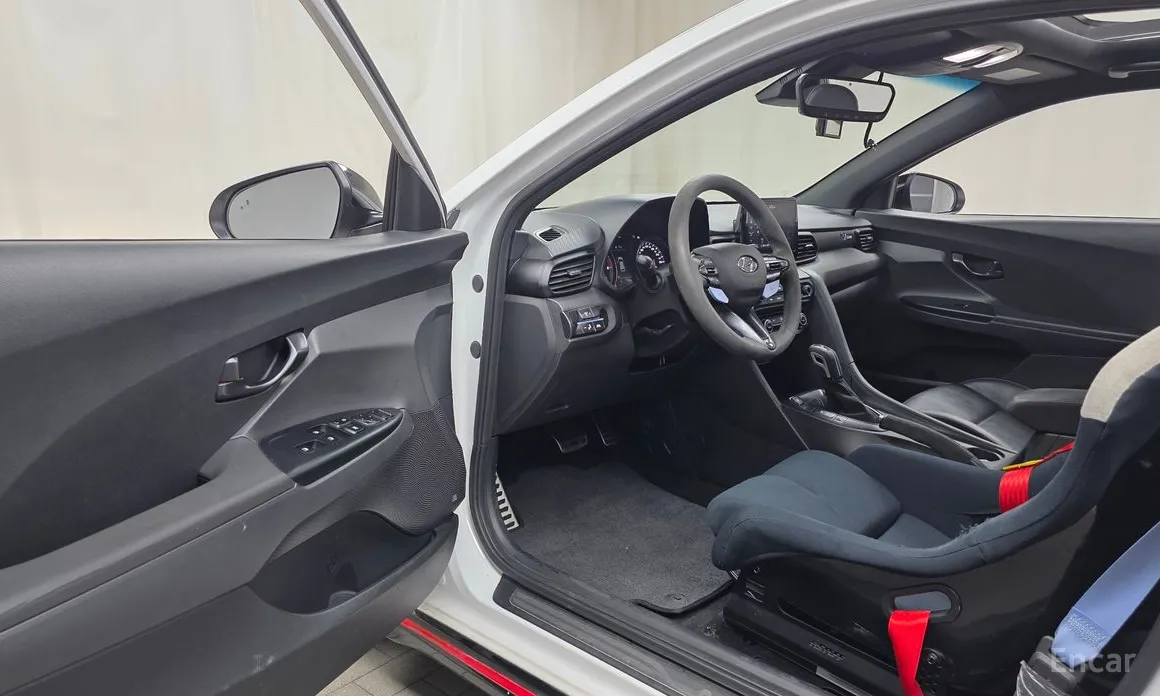 Фото 10 - Hyundai Veloster