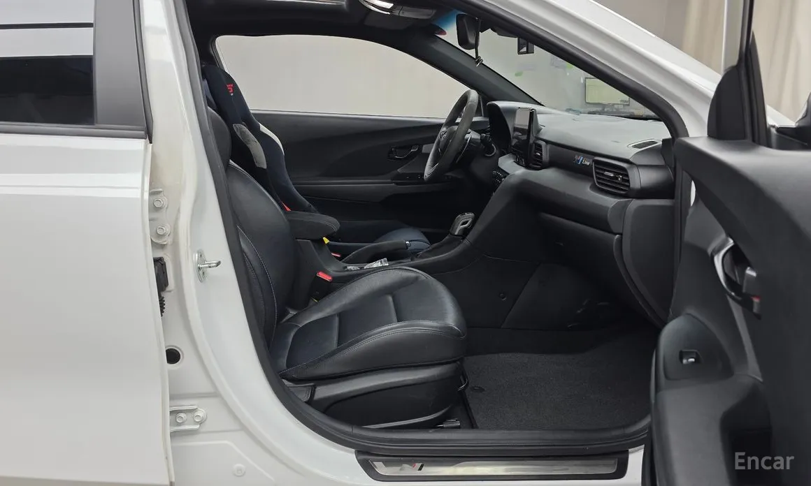 Фото 11 - Hyundai Veloster