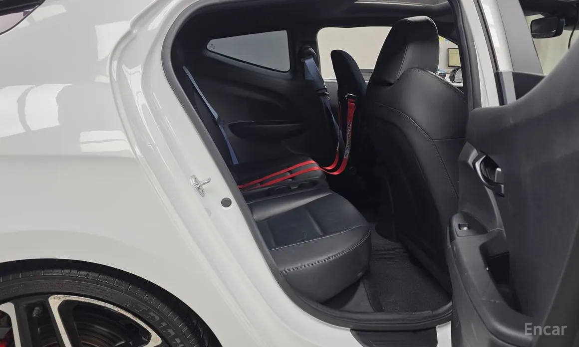 Фото 12 - Hyundai Veloster