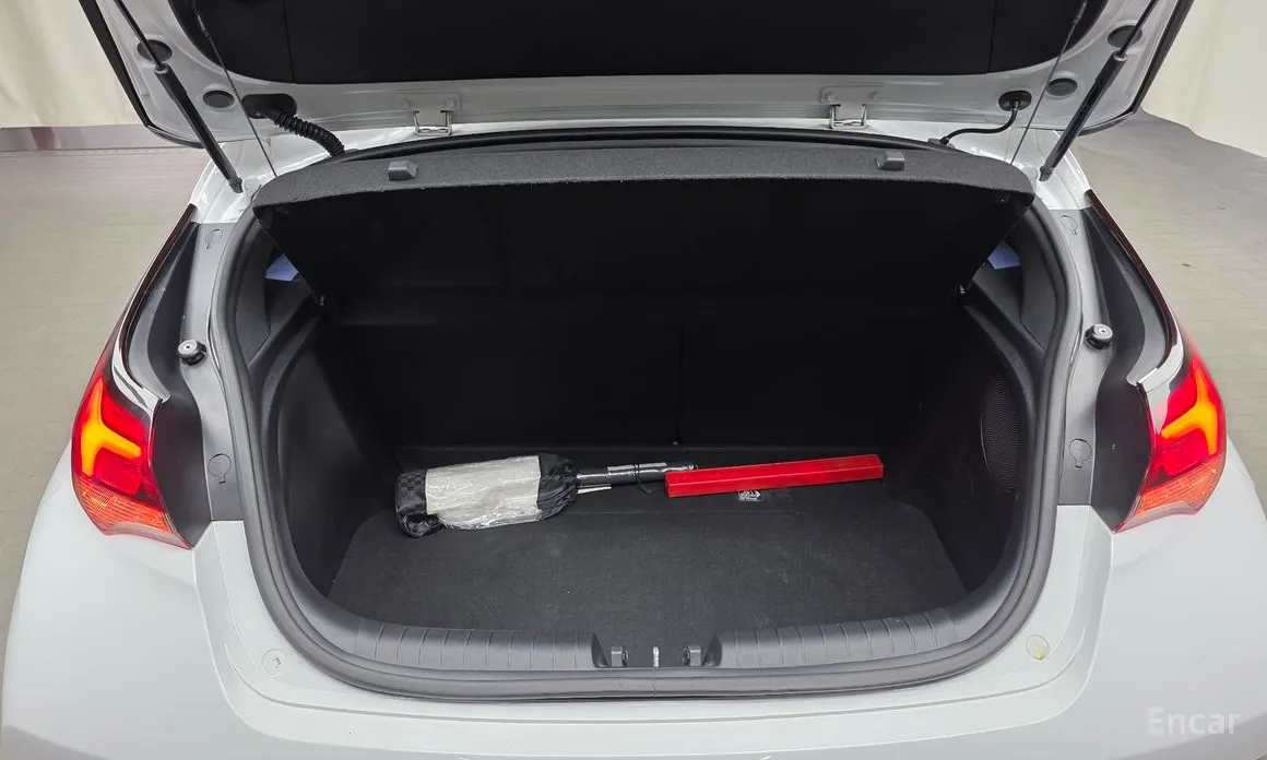 Фото 20 - Hyundai Veloster