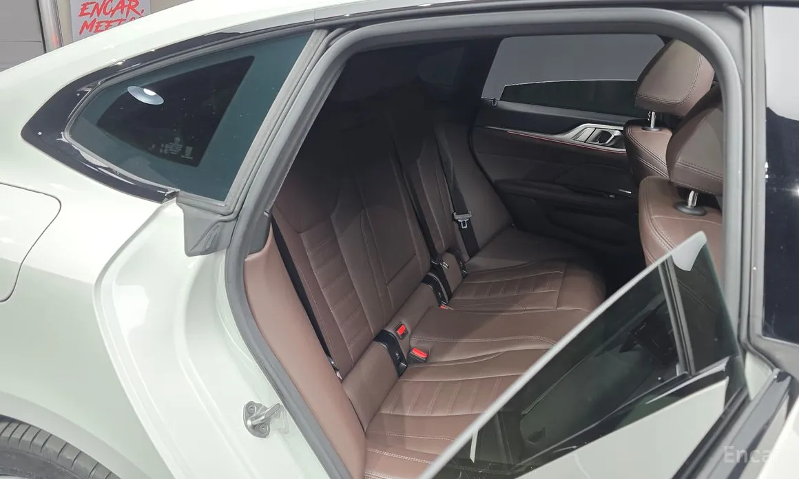 Фото 12 - BMW i4