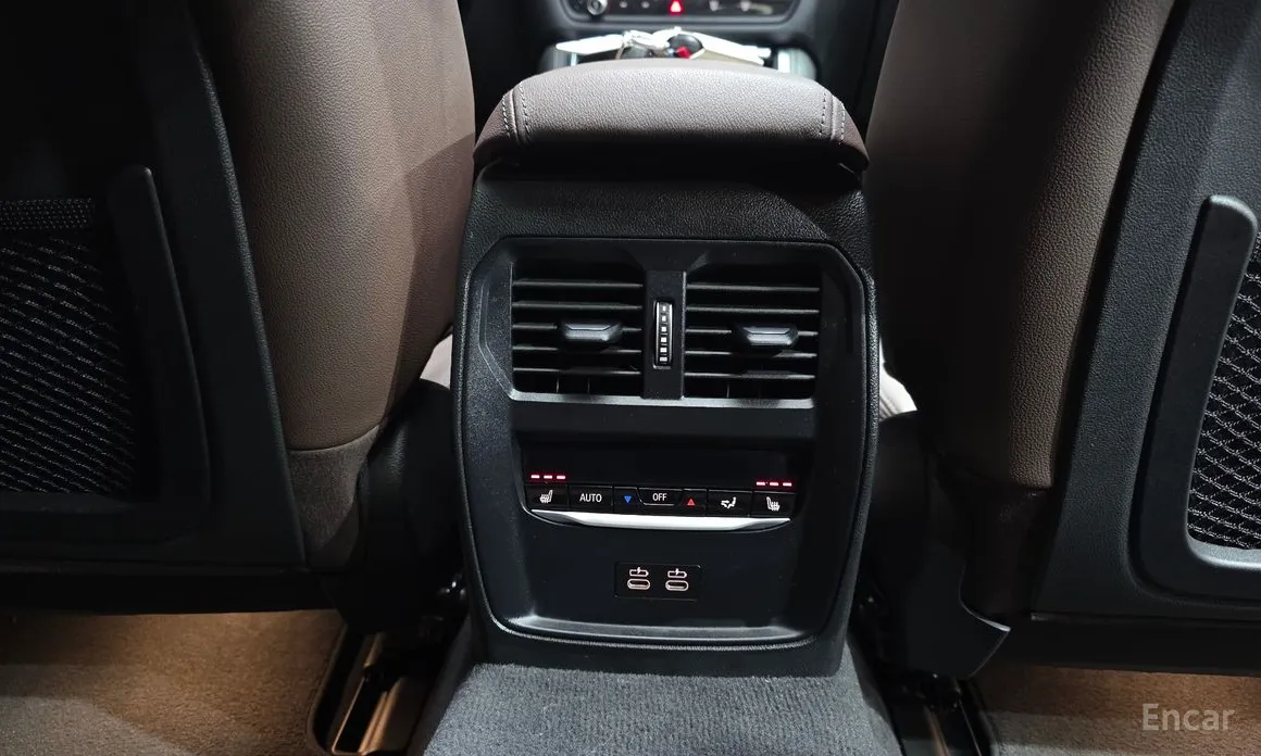 Фото 19 - BMW i4