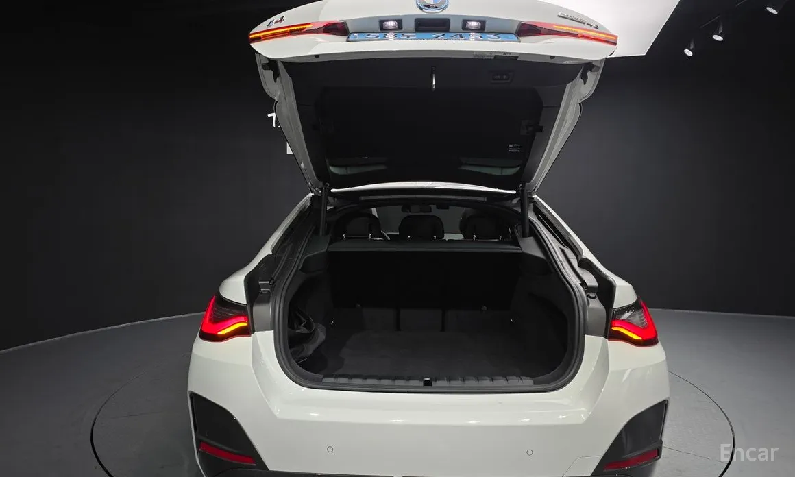 Фото 20 - BMW i4