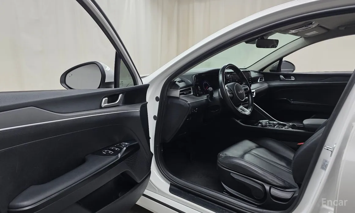 Фото 10 - Kia K5