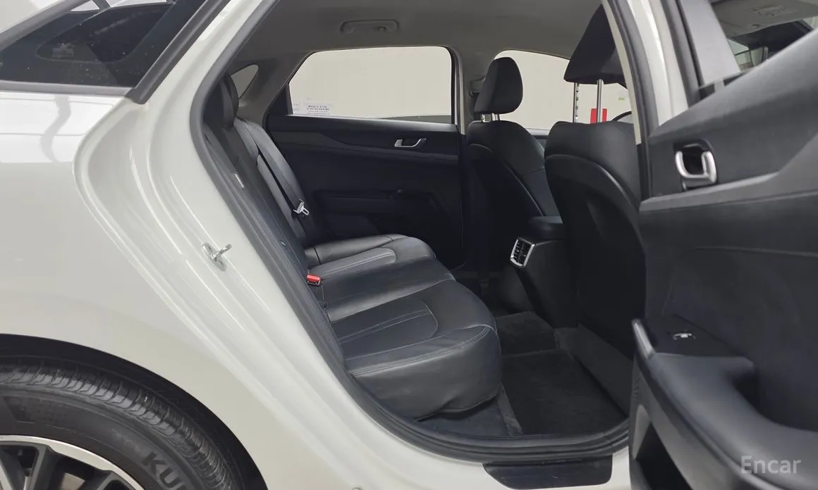 Фото 12 - Kia K5