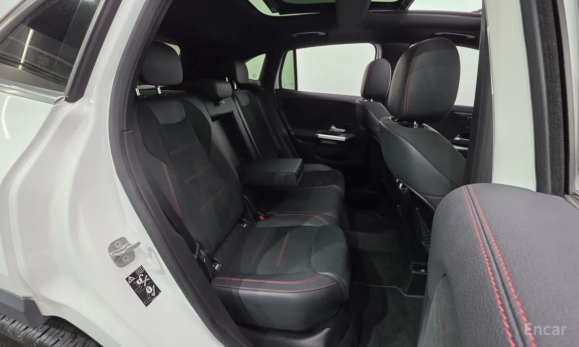 Фото 19 - Mercedes-Benz GLA-Class