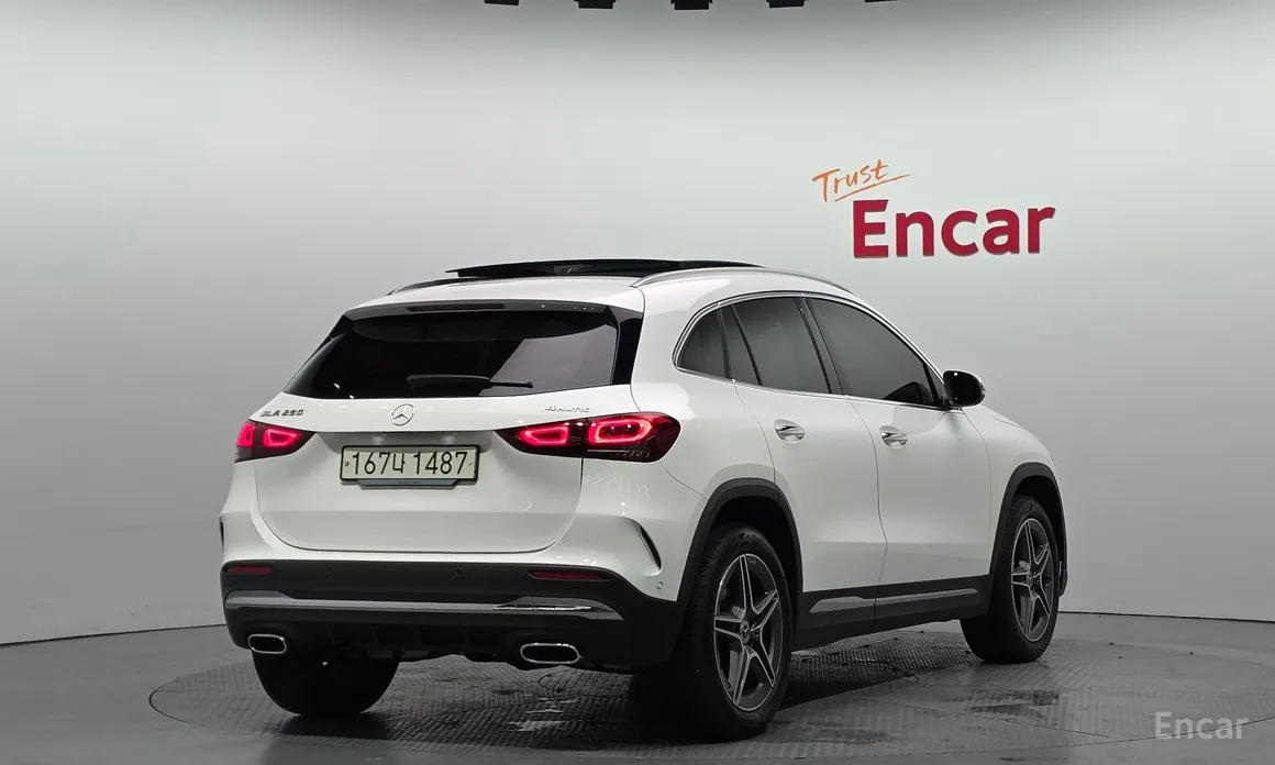 Фото 2 - Mercedes-Benz GLA-Class