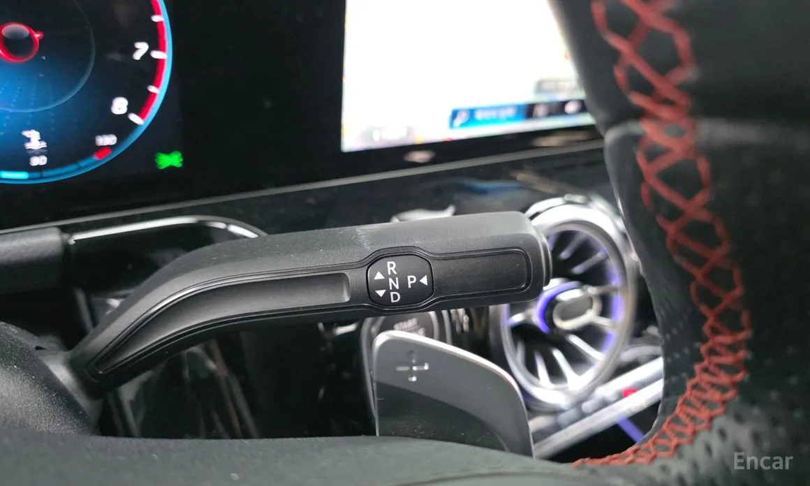 Фото 9 - Mercedes-Benz GLA-Class