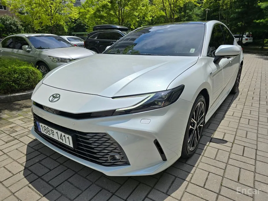 Фото 2 - Toyota Camry