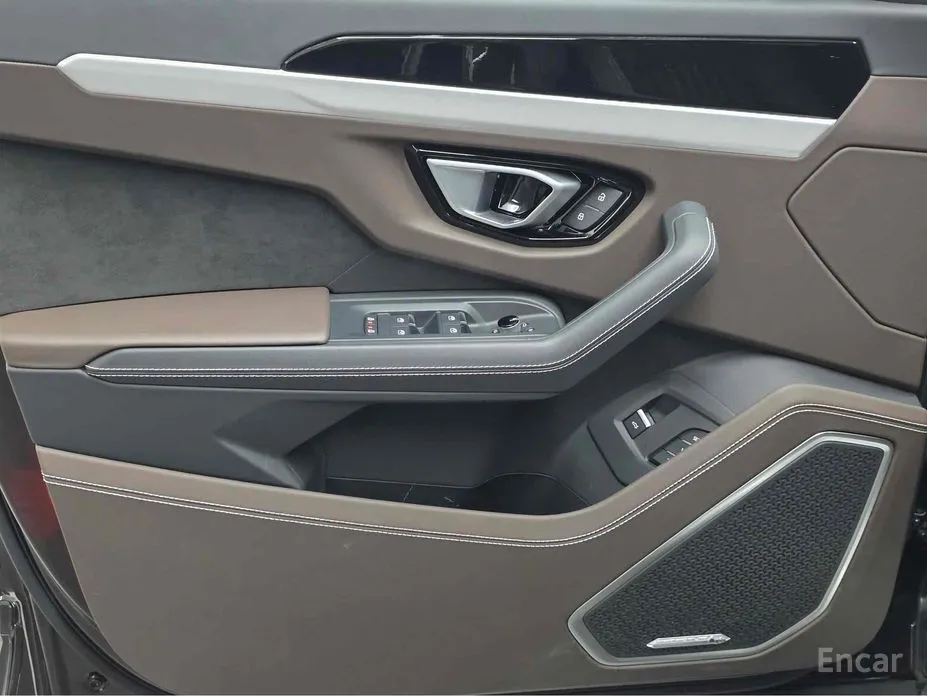 Фото 12 - Lamborghini Urus