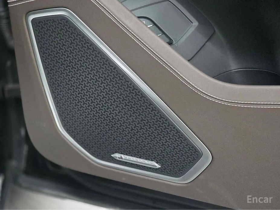 Фото 15 - Lamborghini Urus