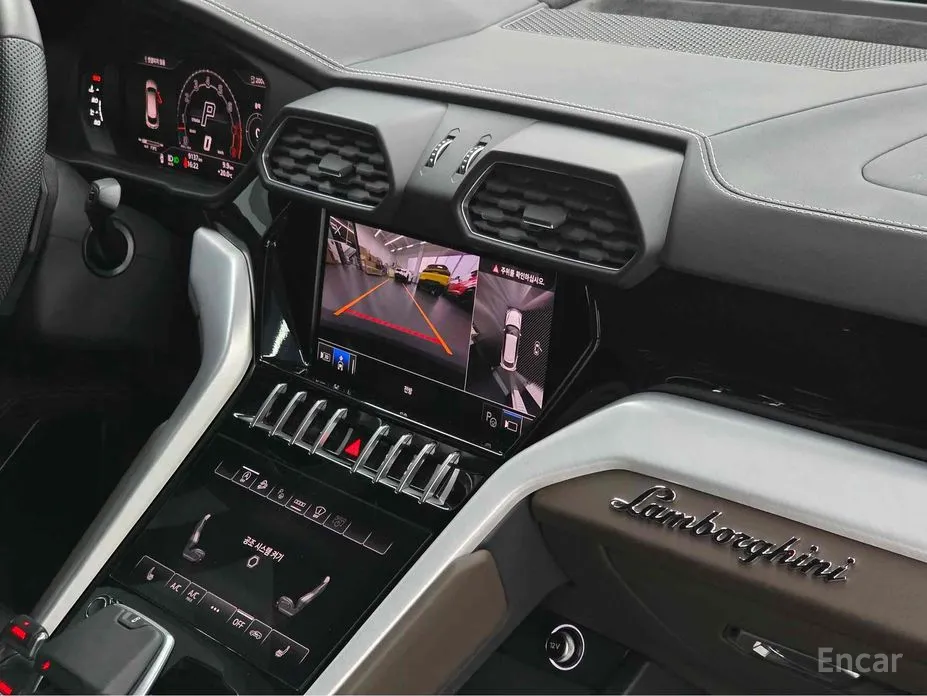 Фото 16 - Lamborghini Urus