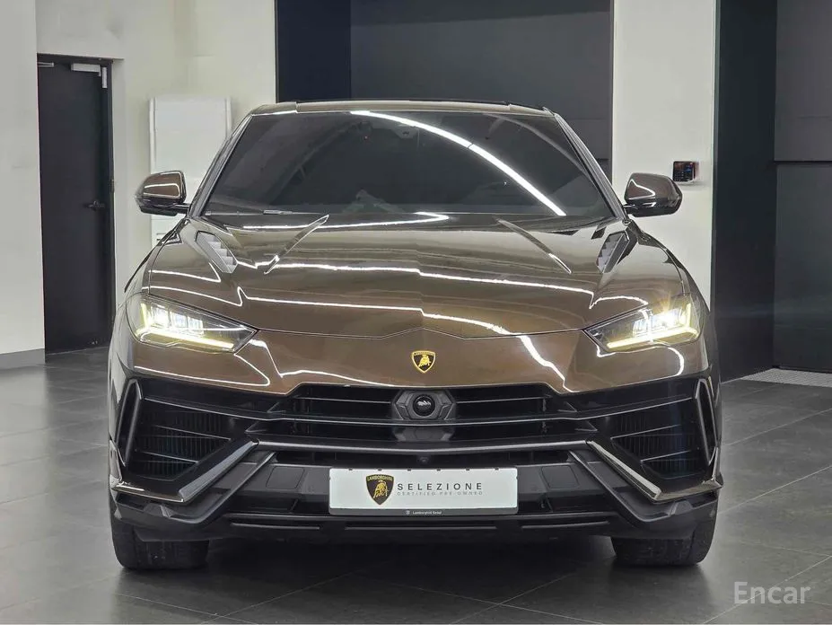 Фото 2 - Lamborghini Urus