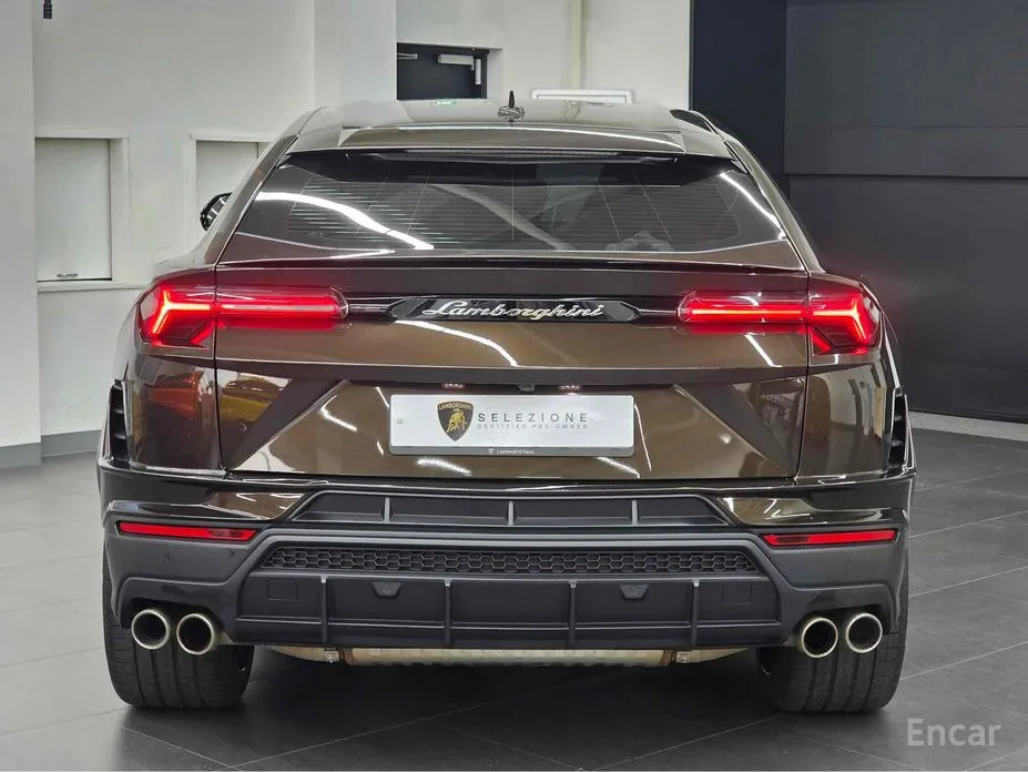 Фото 3 - Lamborghini Urus