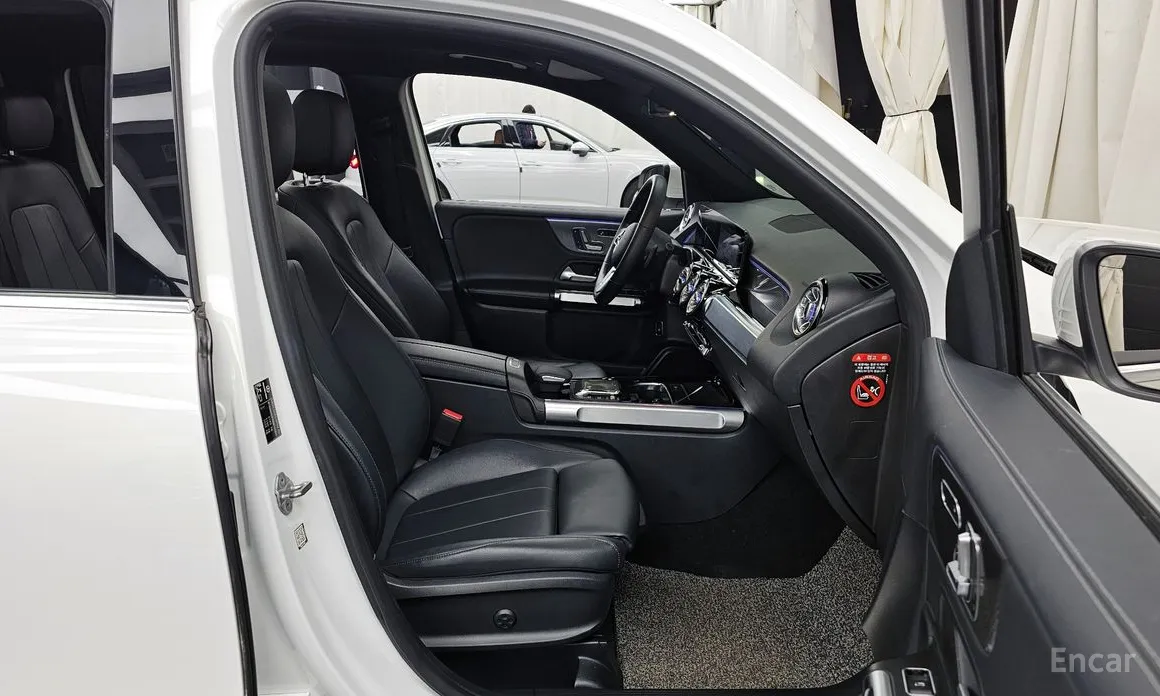 Фото 11 - Mercedes-Benz GLB-Class