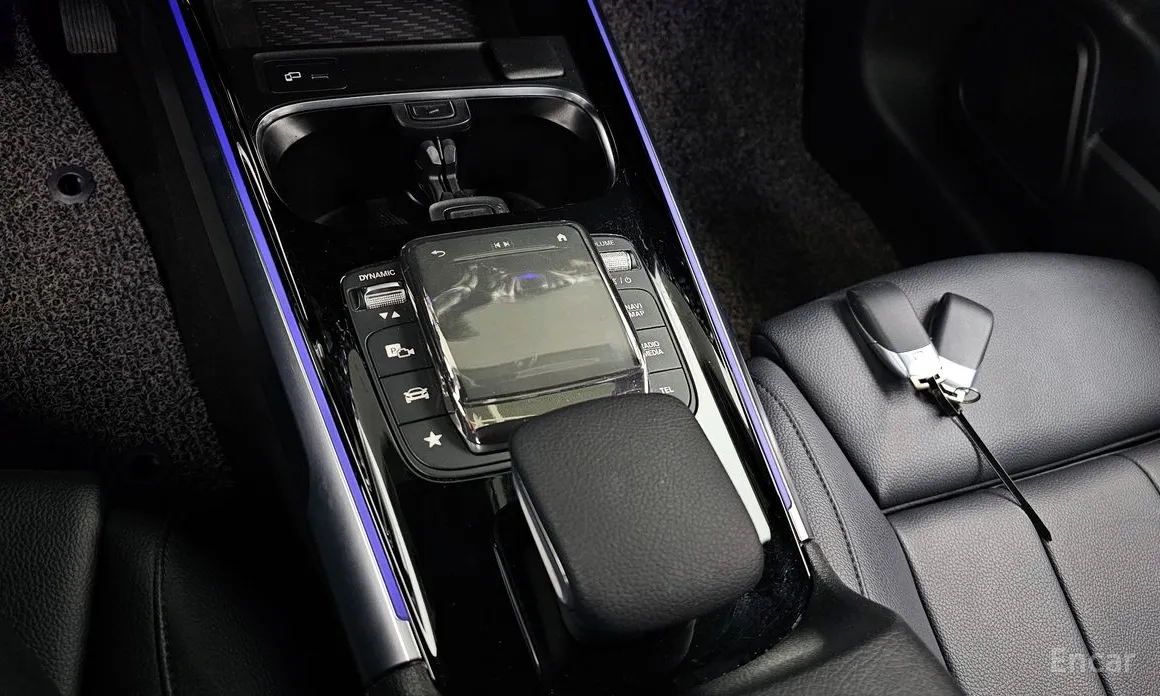 Фото 18 - Mercedes-Benz GLB-Class