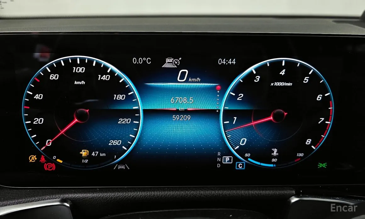 Фото 8 - Mercedes-Benz GLB-Class