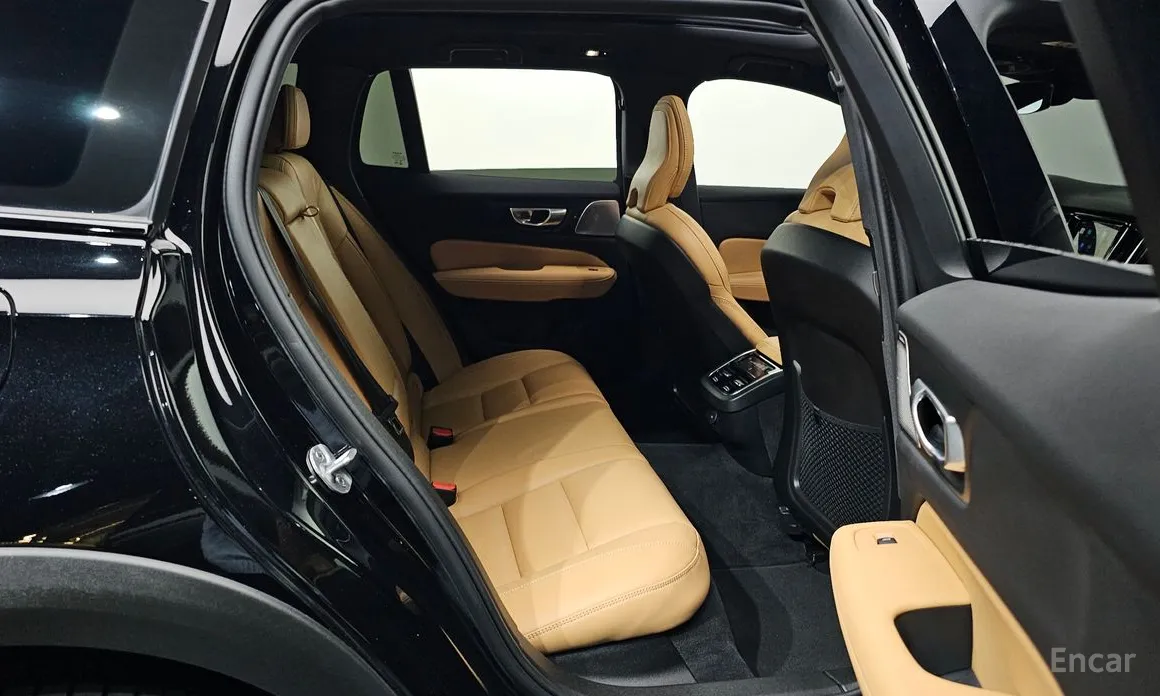 Фото 12 - Volvo V60