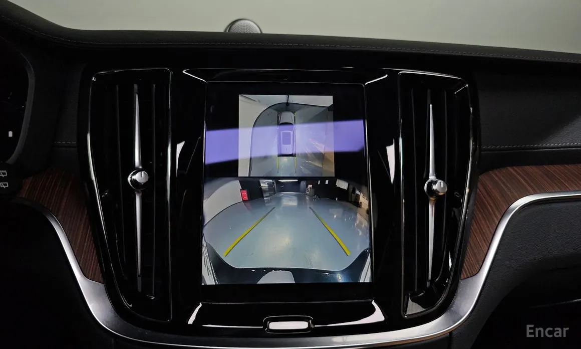 Фото 15 - Volvo V60