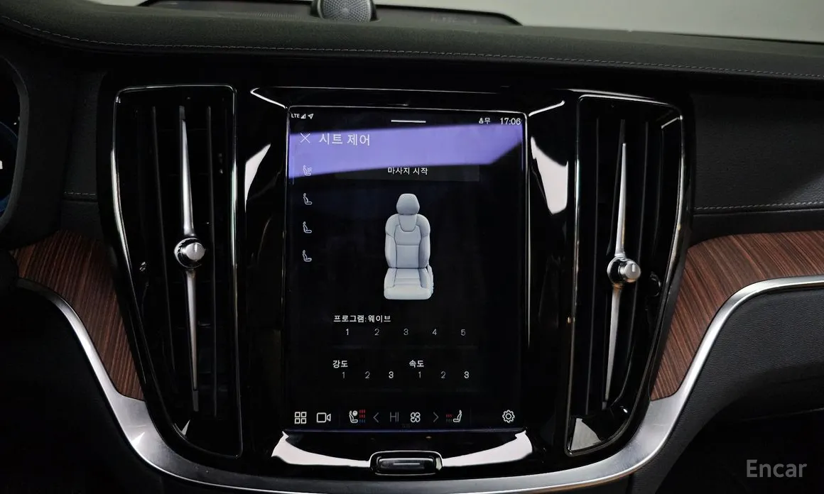 Фото 16 - Volvo V60