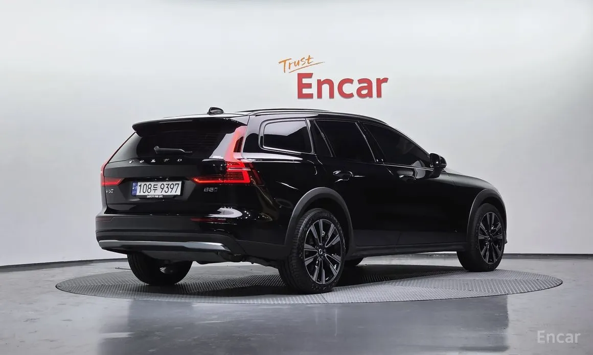 Фото 2 - Volvo V60