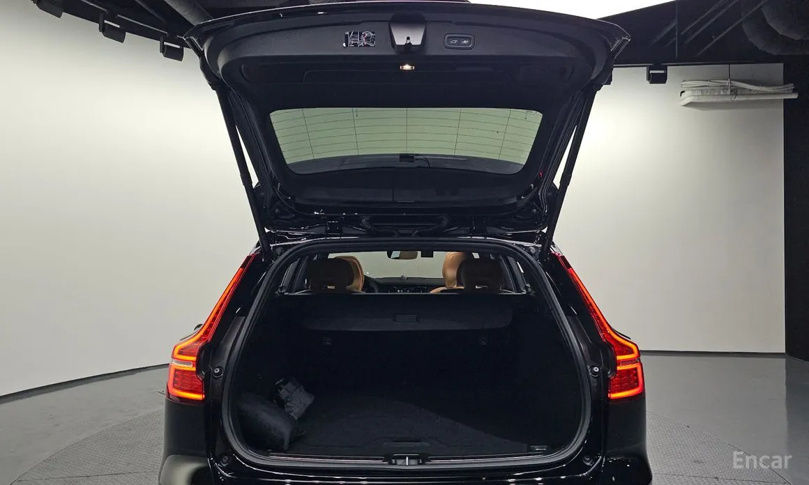 Фото 20 - Volvo V60