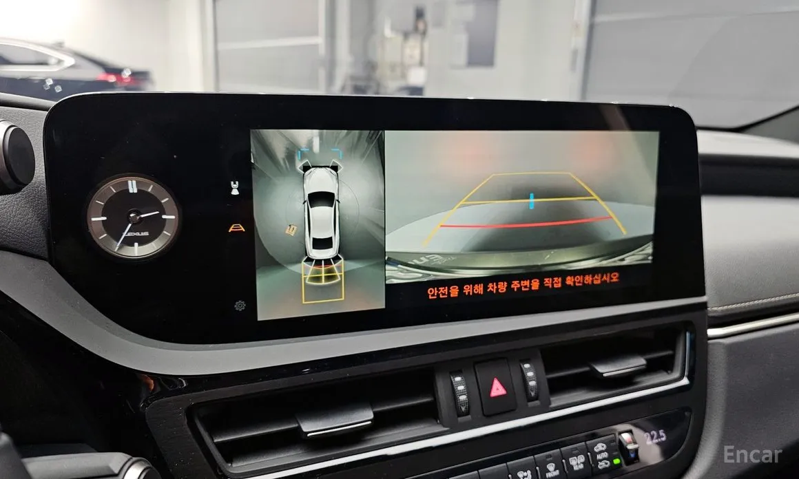 Фото 16 - Lexus ES