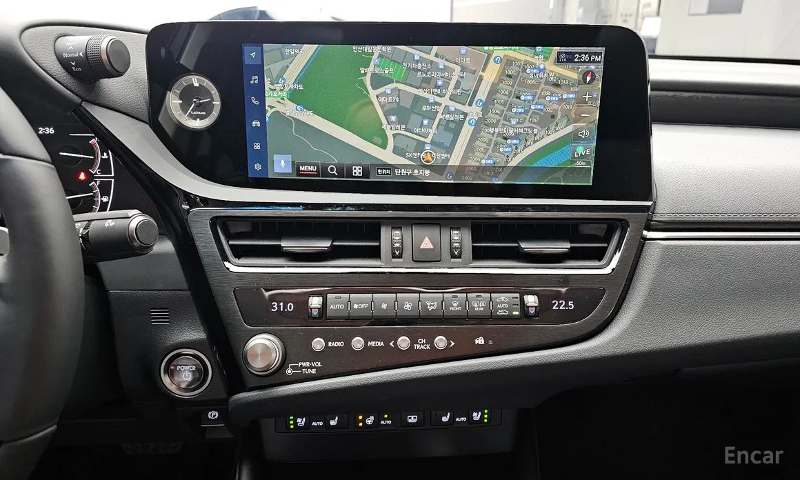 Фото 19 - Lexus ES