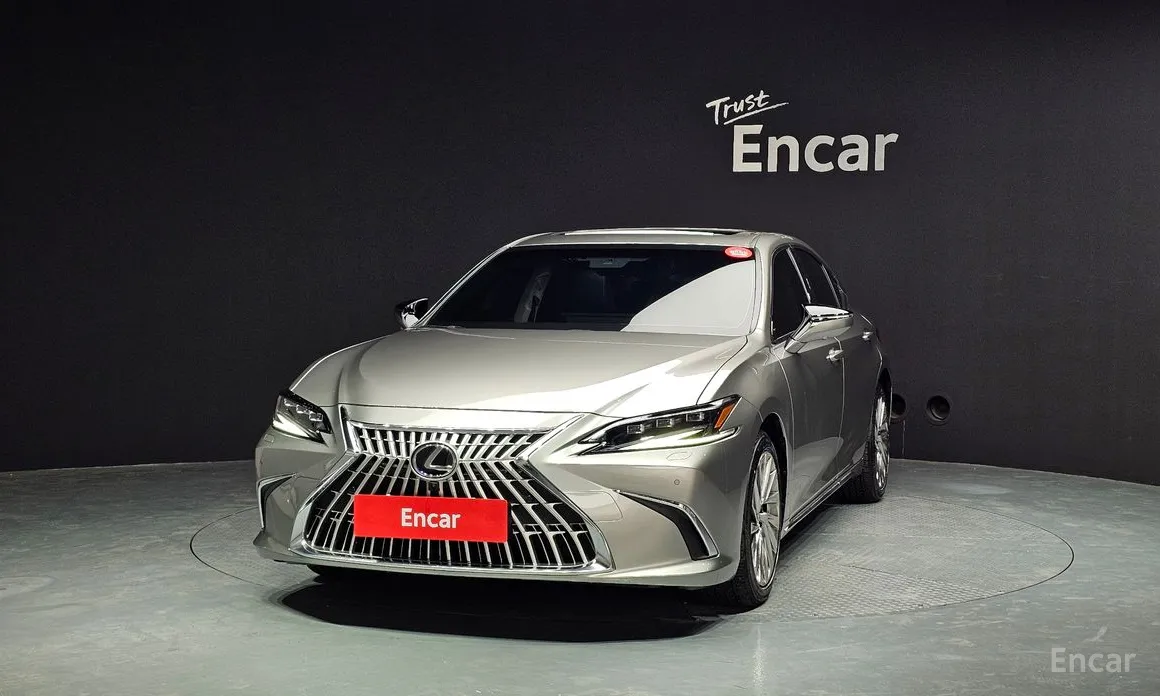 Фото 3 - Lexus ES