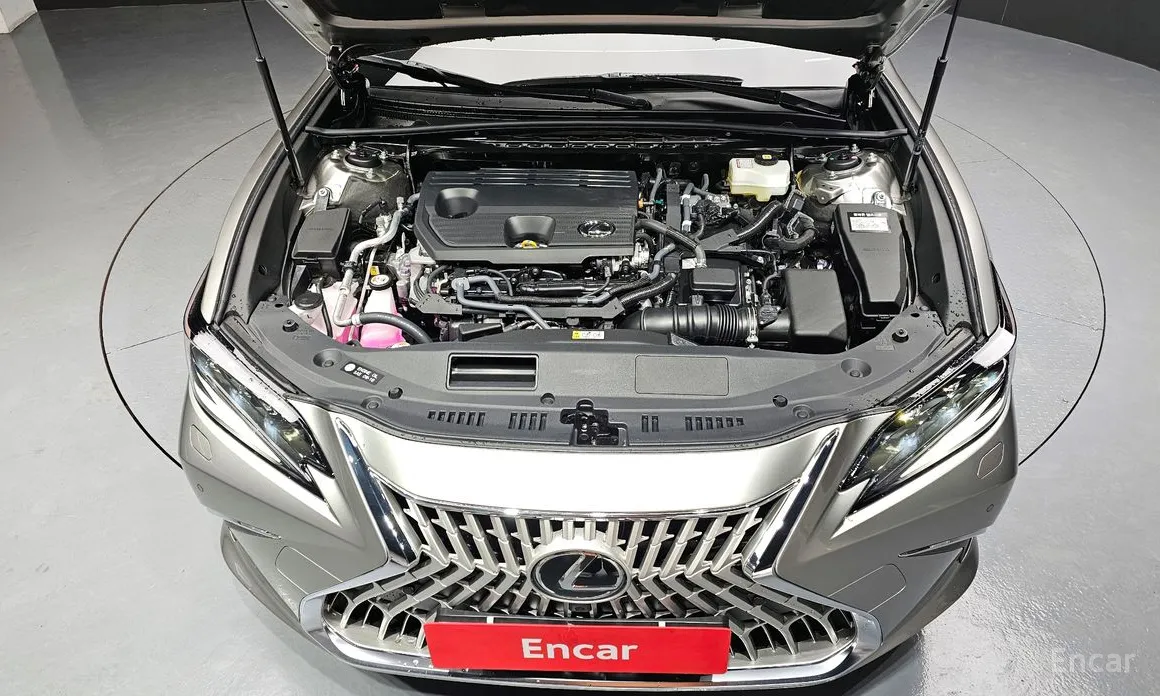 Фото 6 - Lexus ES