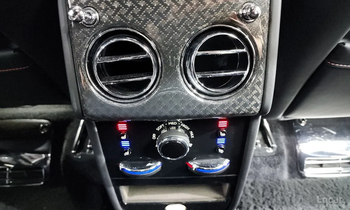 Фото 19 - Rolls-Royce Cullinan