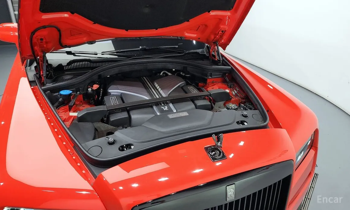 Фото 6 - Rolls-Royce Cullinan