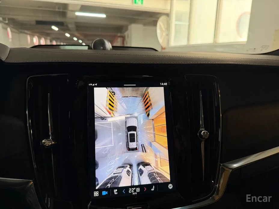 Фото 14 - Volvo V90