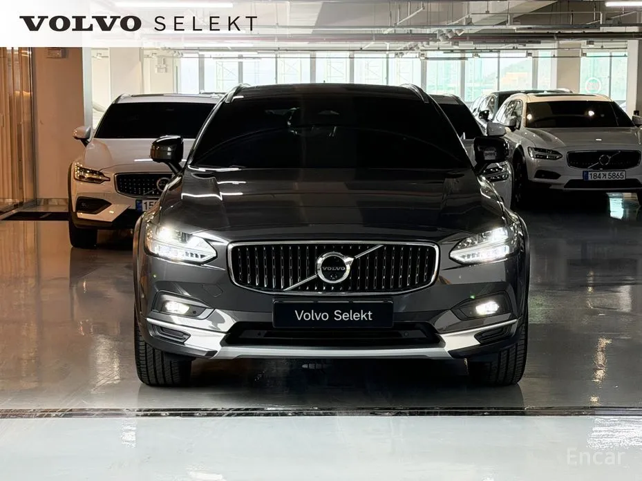 Фото 3 - Volvo V90