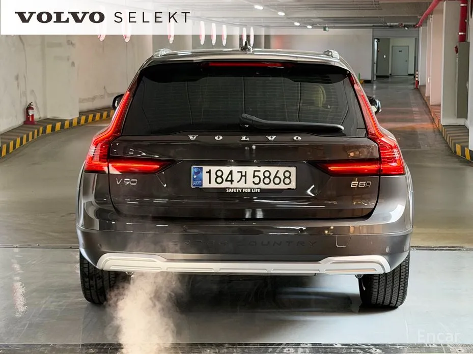 Фото 4 - Volvo V90