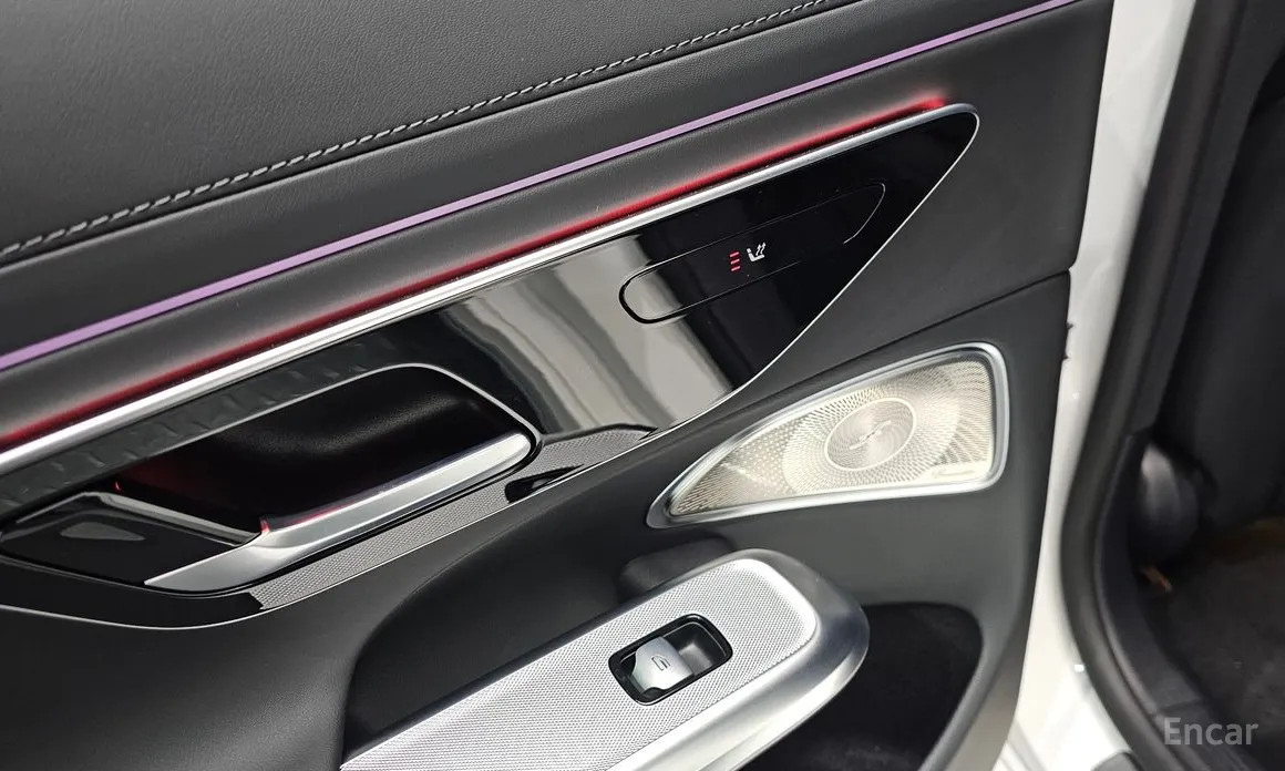 Фото 17 - Mercedes-Benz E-Class