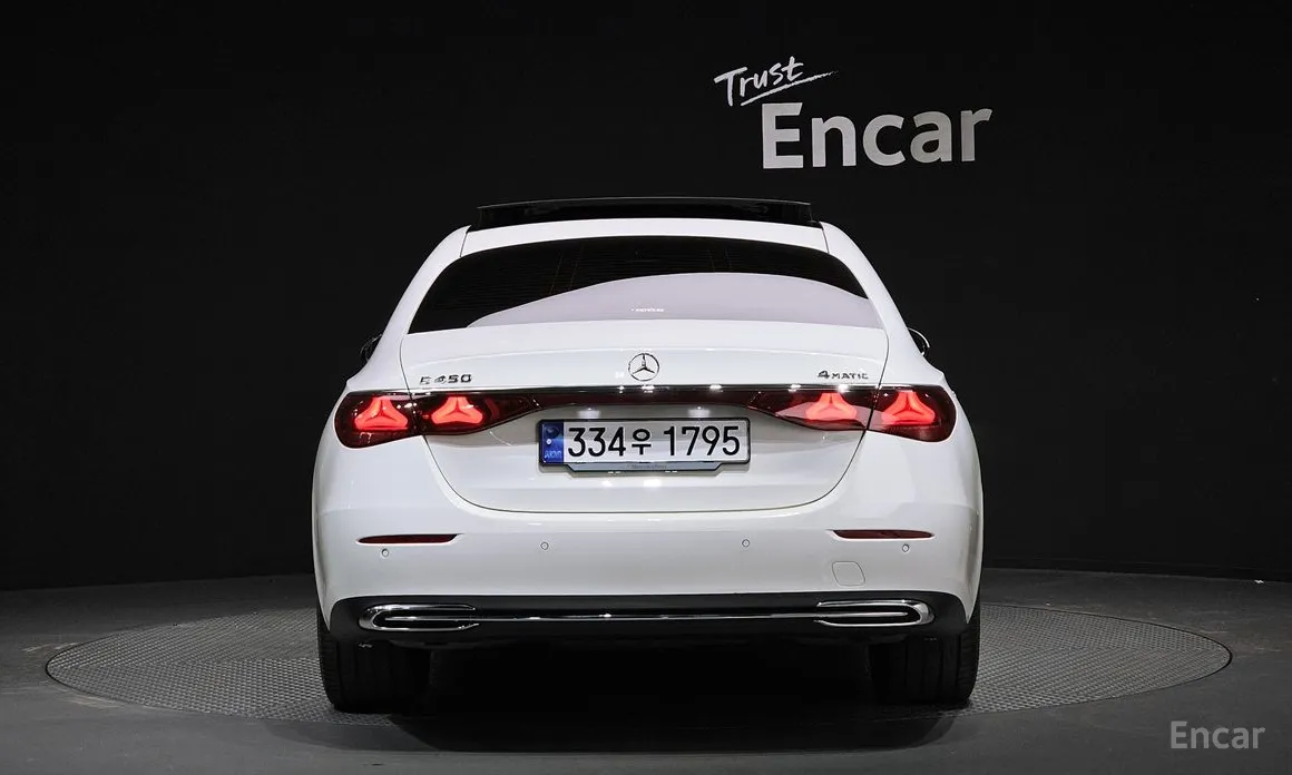 Фото 4 - Mercedes-Benz E-Class