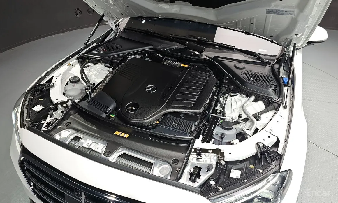 Фото 6 - Mercedes-Benz E-Class