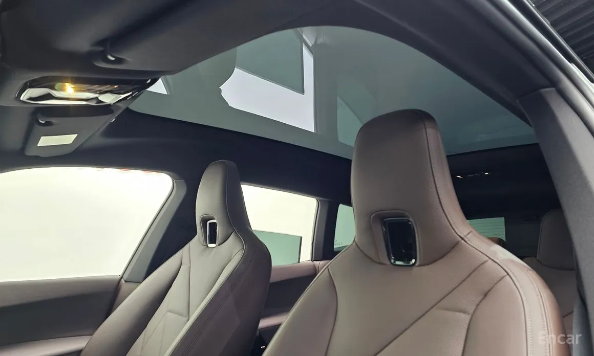 Фото 19 - BMW iX