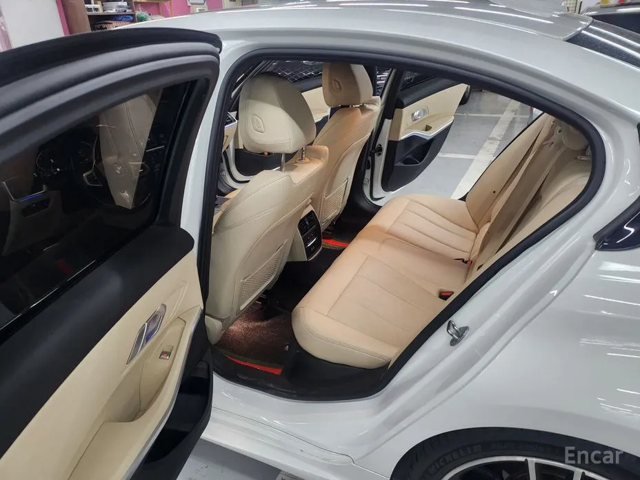 Photo 11 - BMW 3 Series