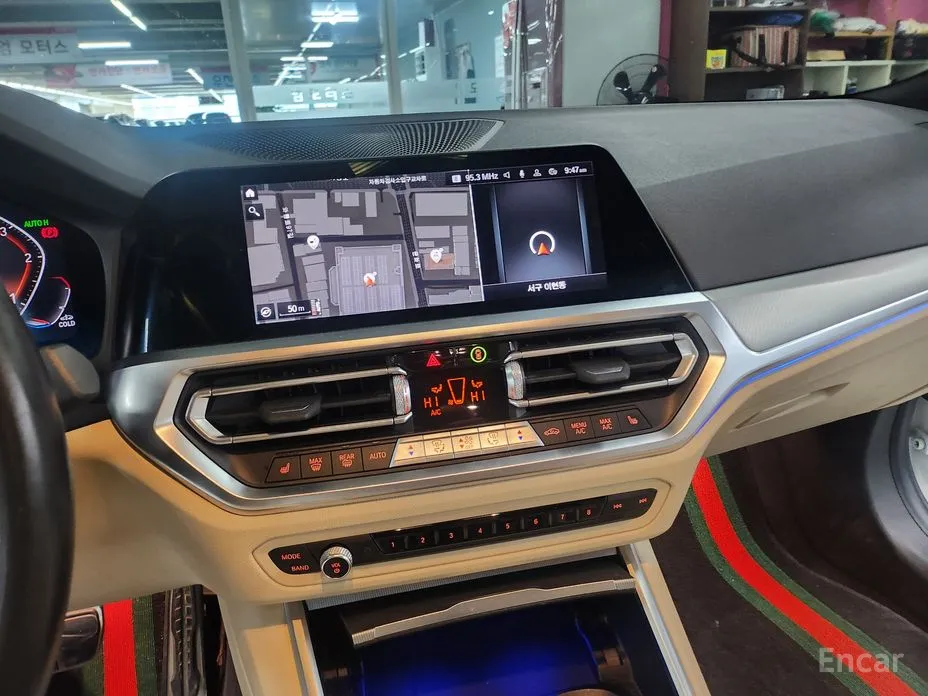 Photo 12 - BMW 3 Series