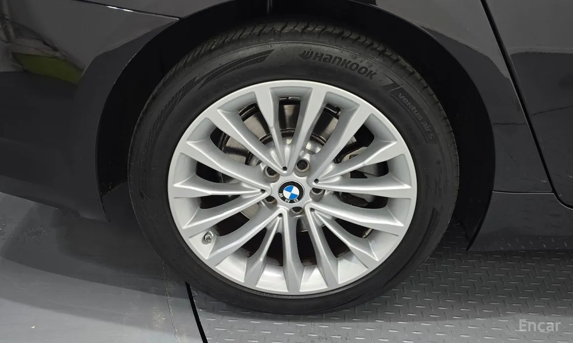Фото 5 - BMW 5 Series