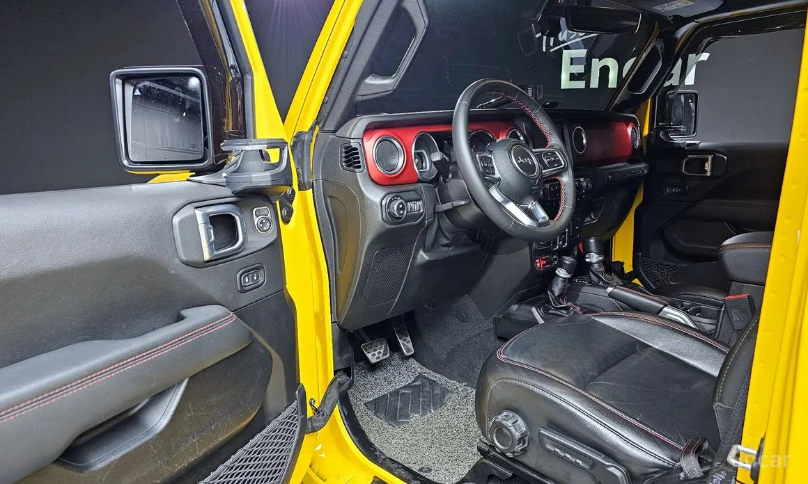 Фото 10 - Jeep Wrangler