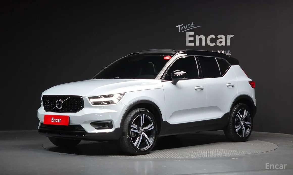 Фото 1 - Volvo XC40