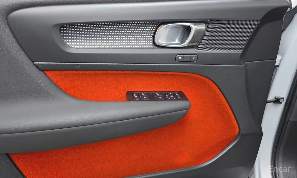 Фото 17 - Volvo XC40