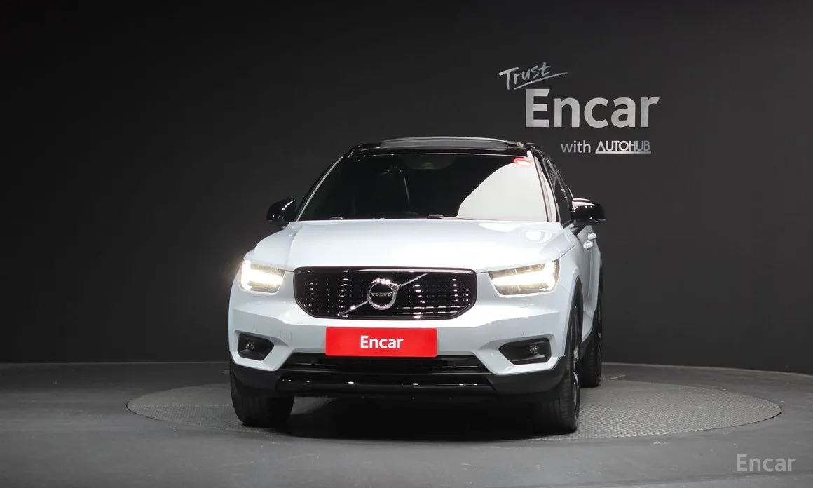 Фото 3 - Volvo XC40